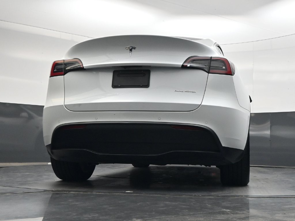 Used 2022 Tesla Model Y Long Range AWD/4WD image 30
