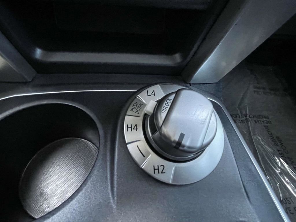 Used 2020 Toyota 4Runner SR5 Premium w/ Moonroof Package AWD/4WD image 37