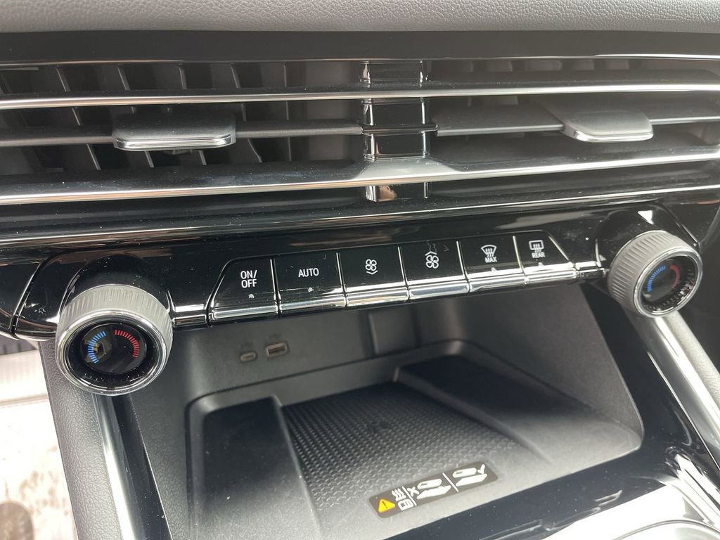 New 2026 Chevrolet Traverse LT w/ Sun and Wheel Package image 19