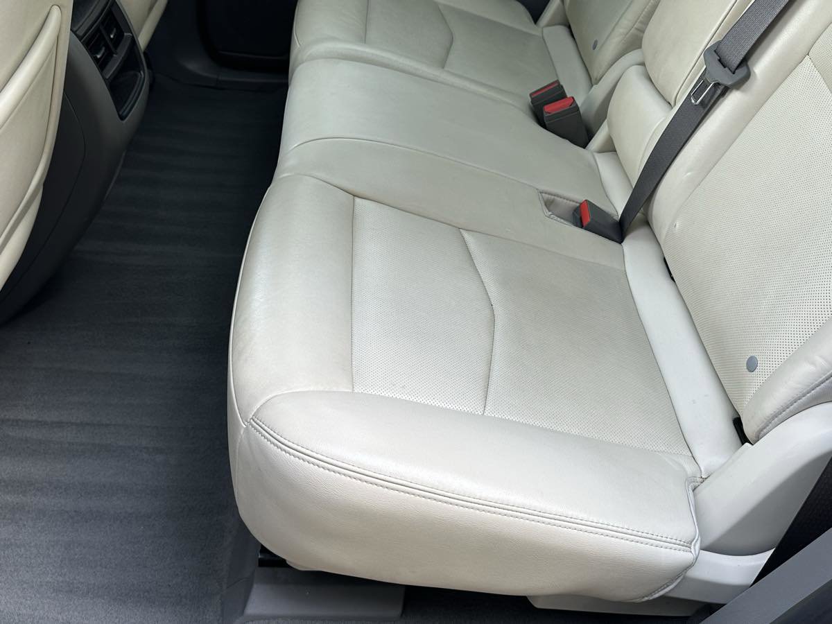 Used 2017 Cadillac XT5 Luxury w/ Driver Awareness Package image 13