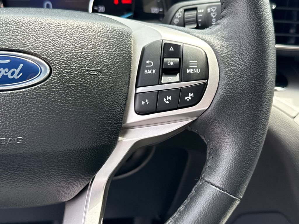 Used 2024 Ford Explorer XLT w/ Equipment Group 202A RWD image 16