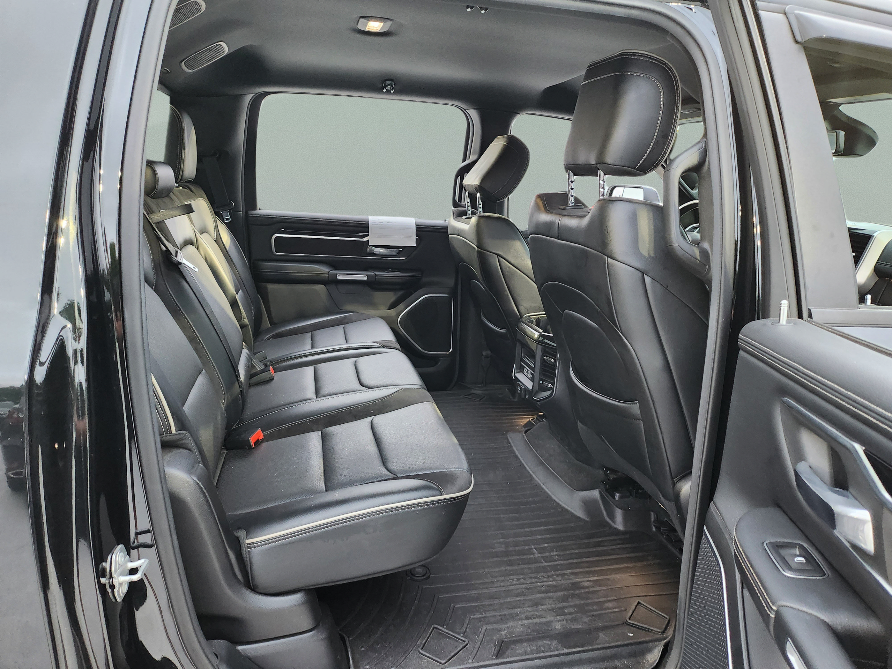 Used 2019 RAM 1500 Laramie w/ Sport Appearance Package AWD/4WD image 22