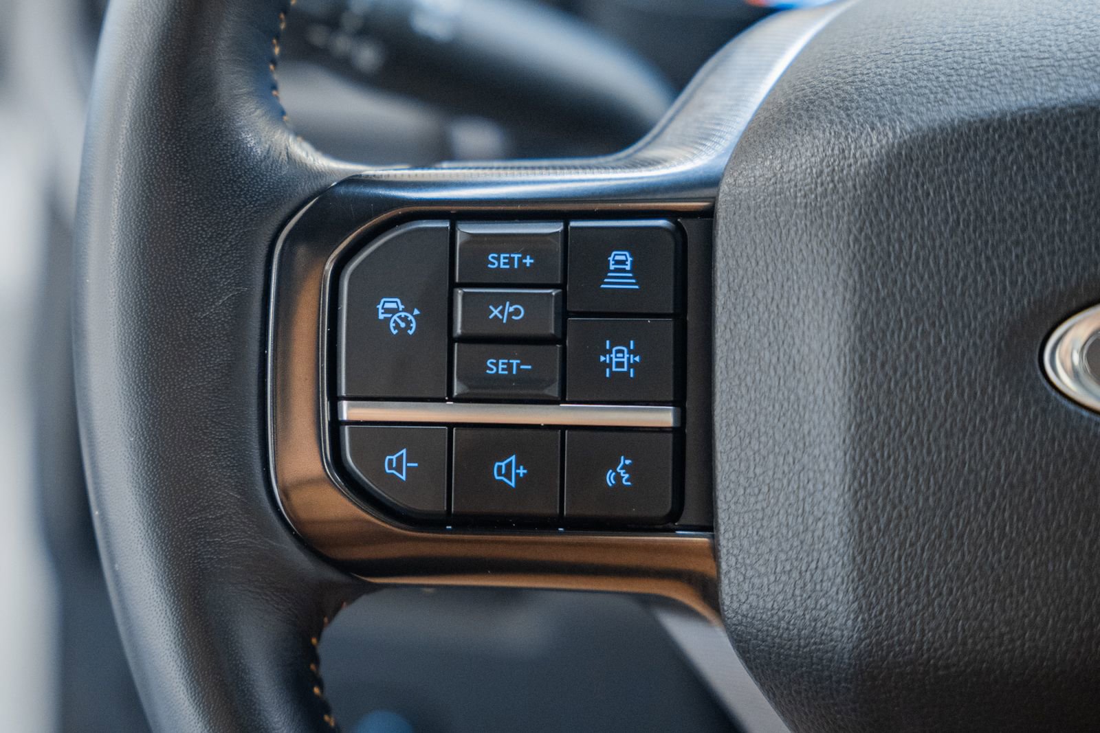 Certified 2024 Ford F250 Platinum image 36