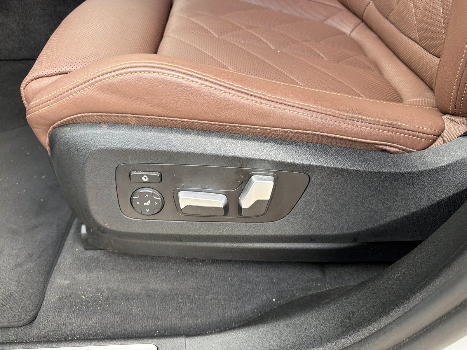 Used 2024 BMW X5 xDrive40i w/ Parking Assistance Package AWD/4WD image 23