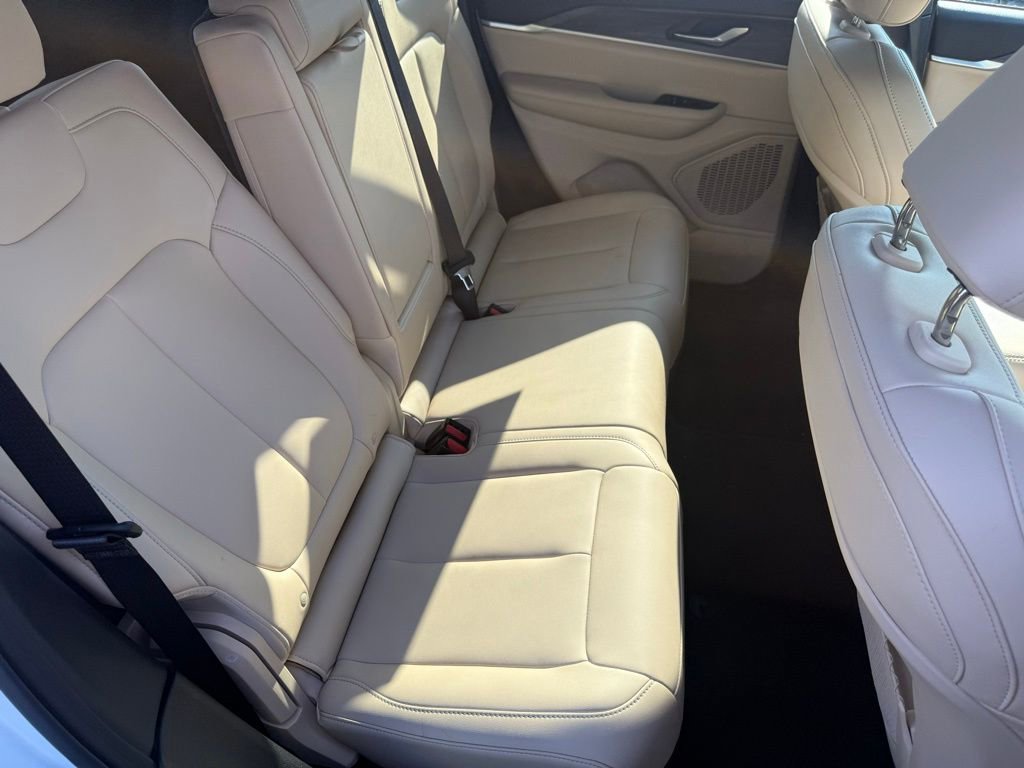 Certified 2024 Jeep Grand Cherokee Limited AWD/4WD image 53