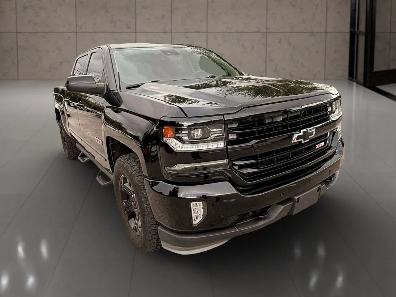 Used 2017 Chevrolet Silverado 1500 LTZ Z71 w/ LTZ Plus Package AWD/4WD image 11