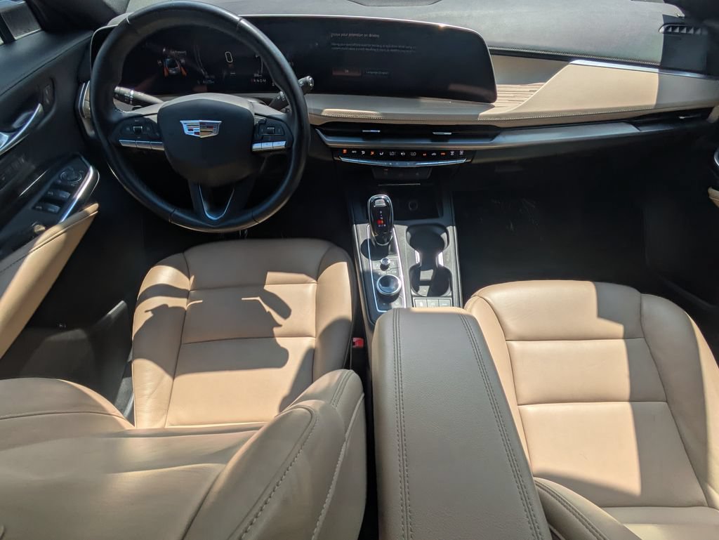 Used 2025 Cadillac XT4 Premium Luxury FWD image 15