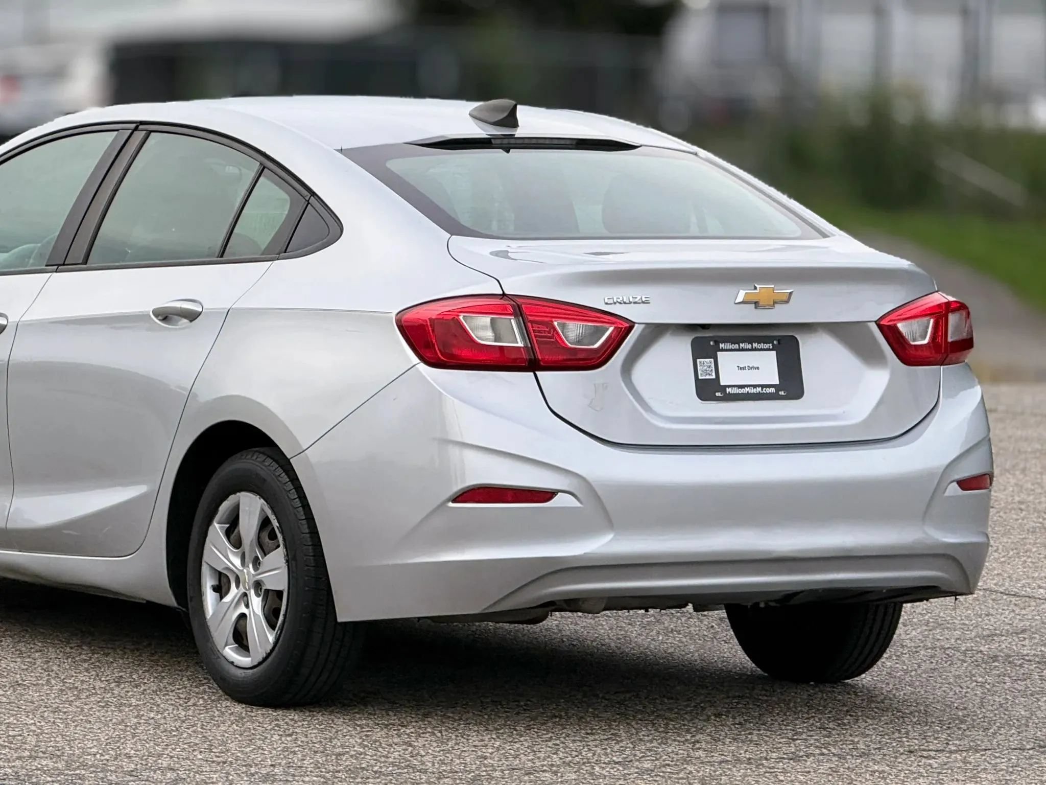 Used 2017 Chevrolet Cruze LS FWD image 16