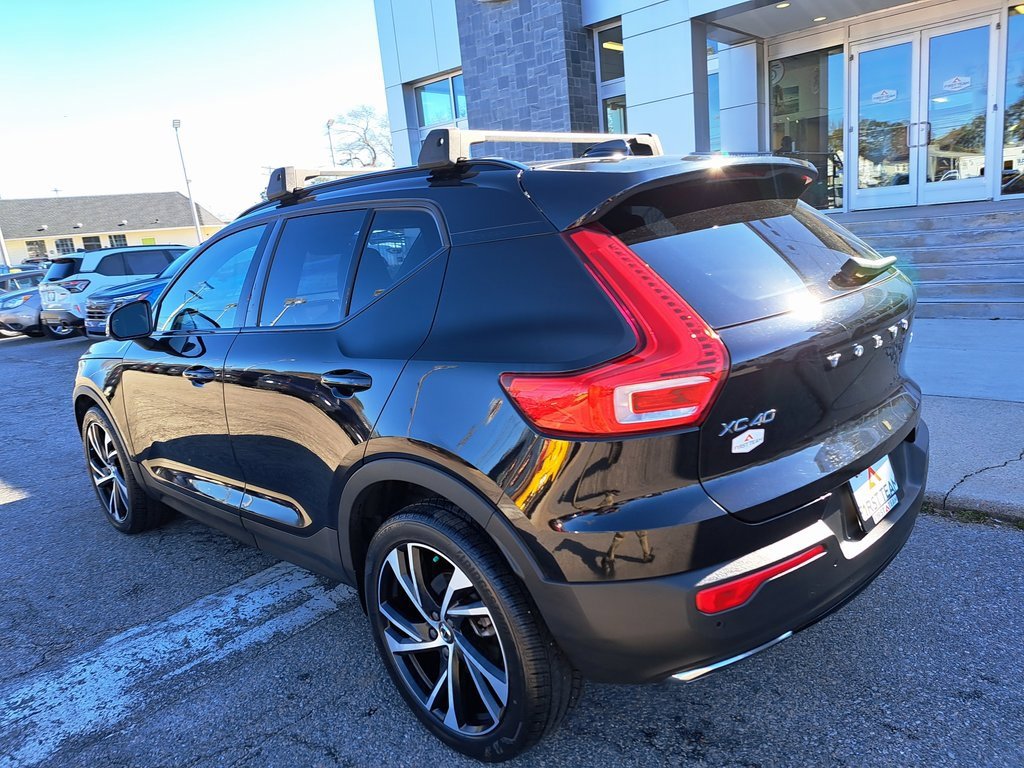 Used 2020 Volvo XC40 T5 R-Design w/ Protection Package Premier image 4