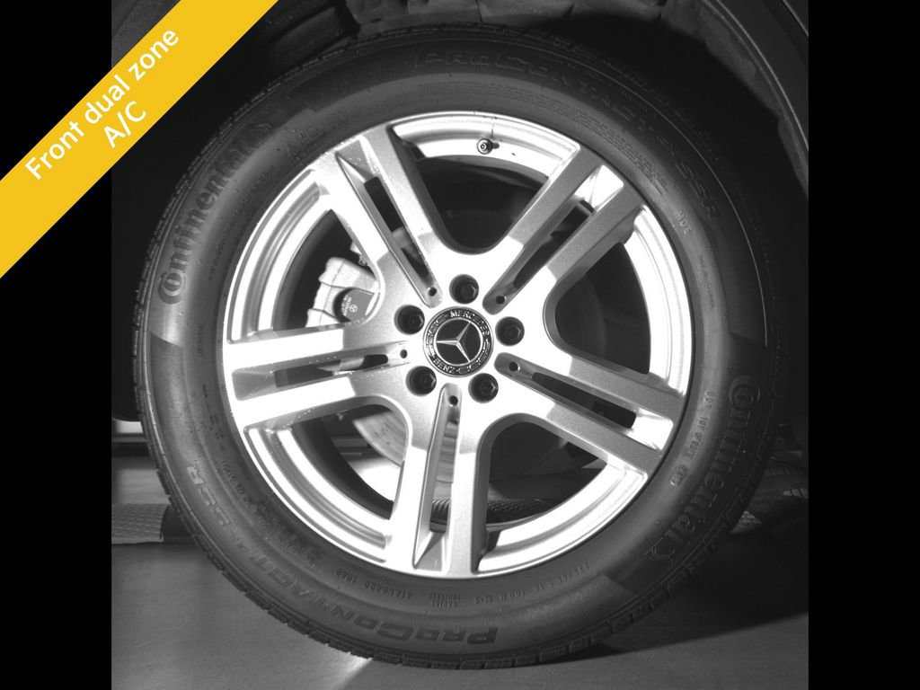 Used 2021 Mercedes-Benz GLA 250 4MATIC image 11