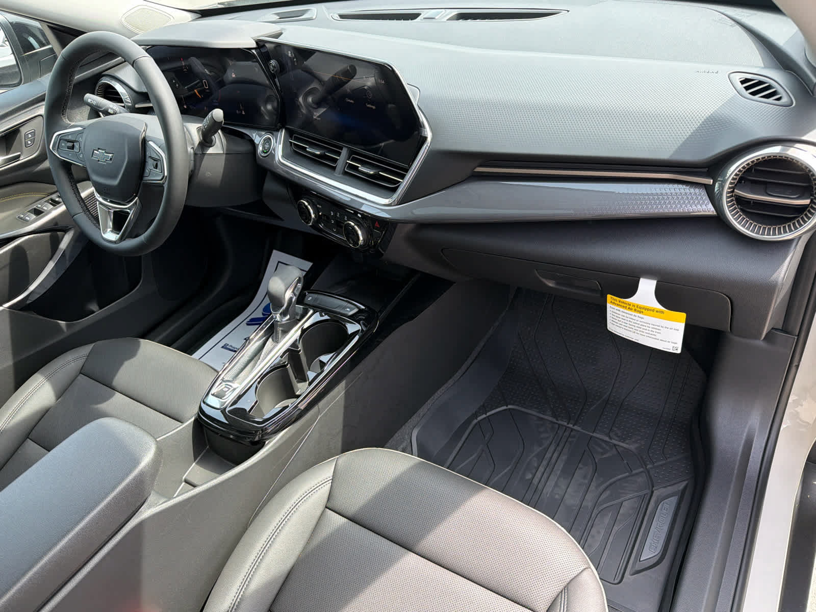 New 2026 Chevrolet Trax ACTIV w/ Sunroof Package FWD image 14