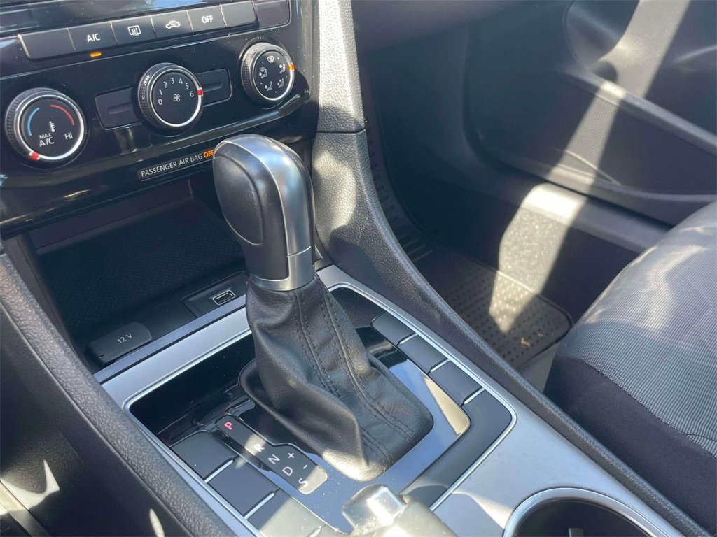 Used 2021 Volkswagen Passat 2.0T S image 28