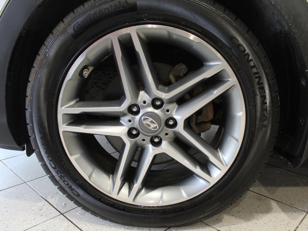 Used 2017 Hyundai Santa Fe Limited image 9