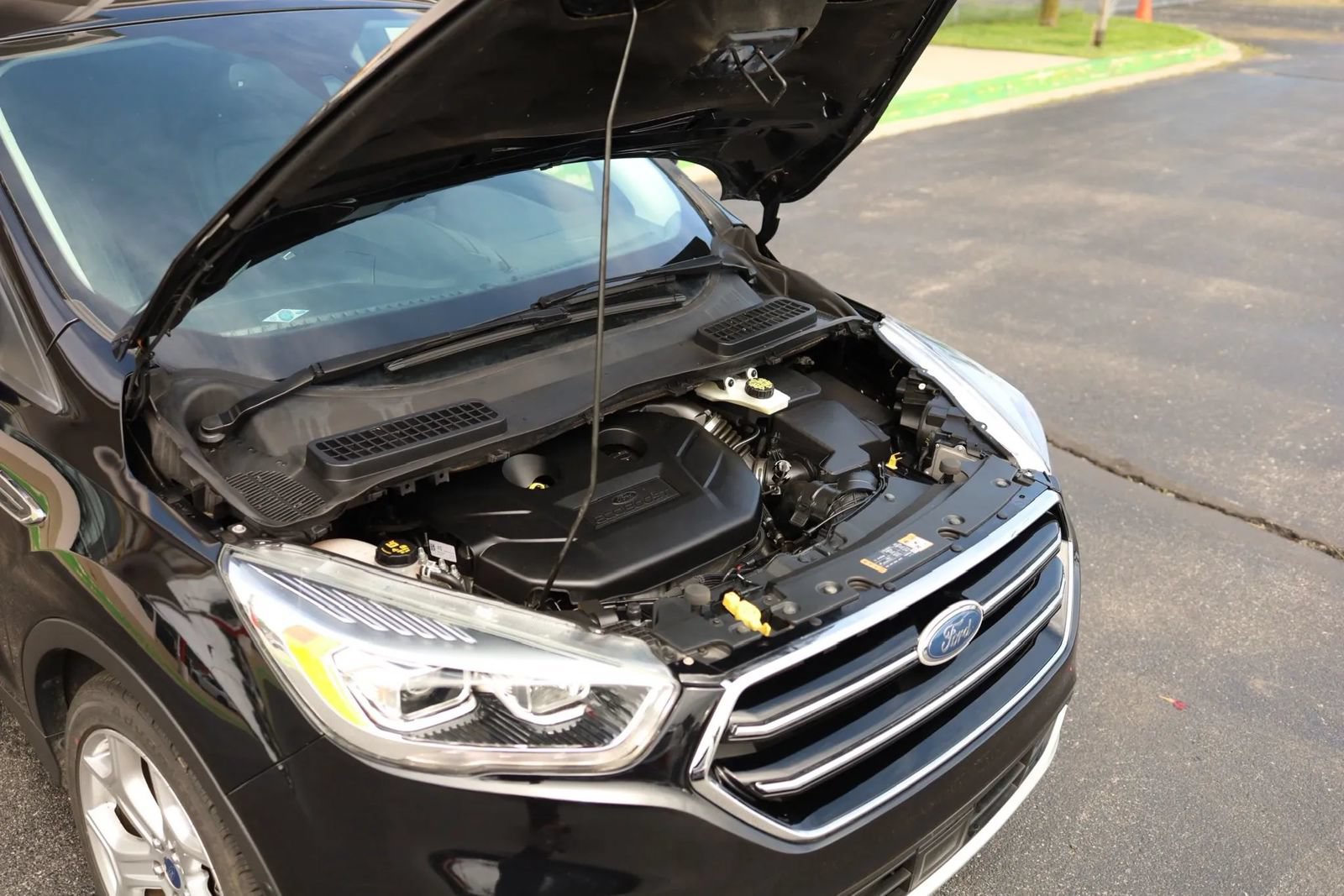 Used 2018 Ford Escape Titanium w/ Ford Safe & Smart Package FWD image 52