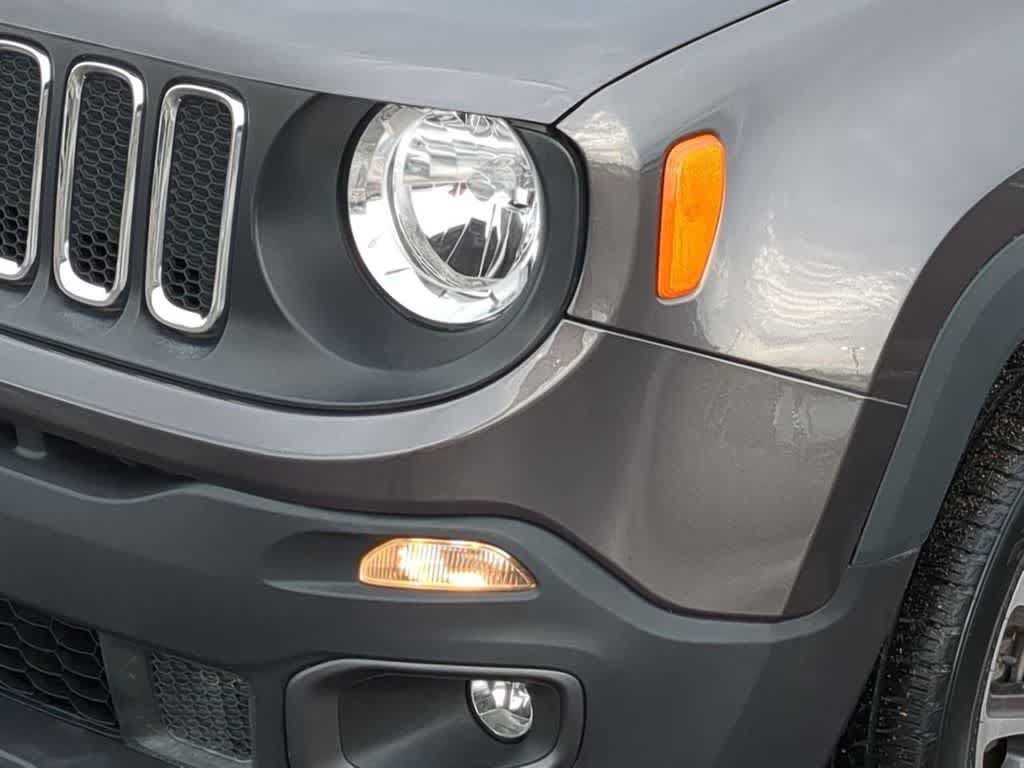 Used 2017 Jeep Renegade Latitude w/ Cold Weather Group AWD/4WD image 10