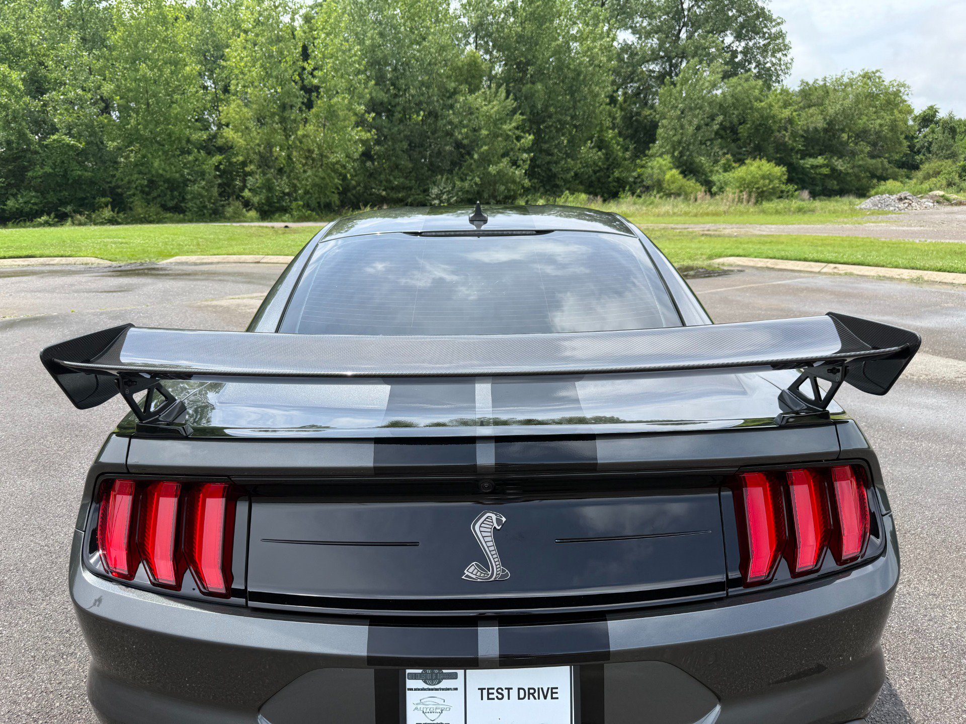 Used 2020 Ford Mustang Shelby GT500 w/ Carbon Fiber Track Pack RWD image 9