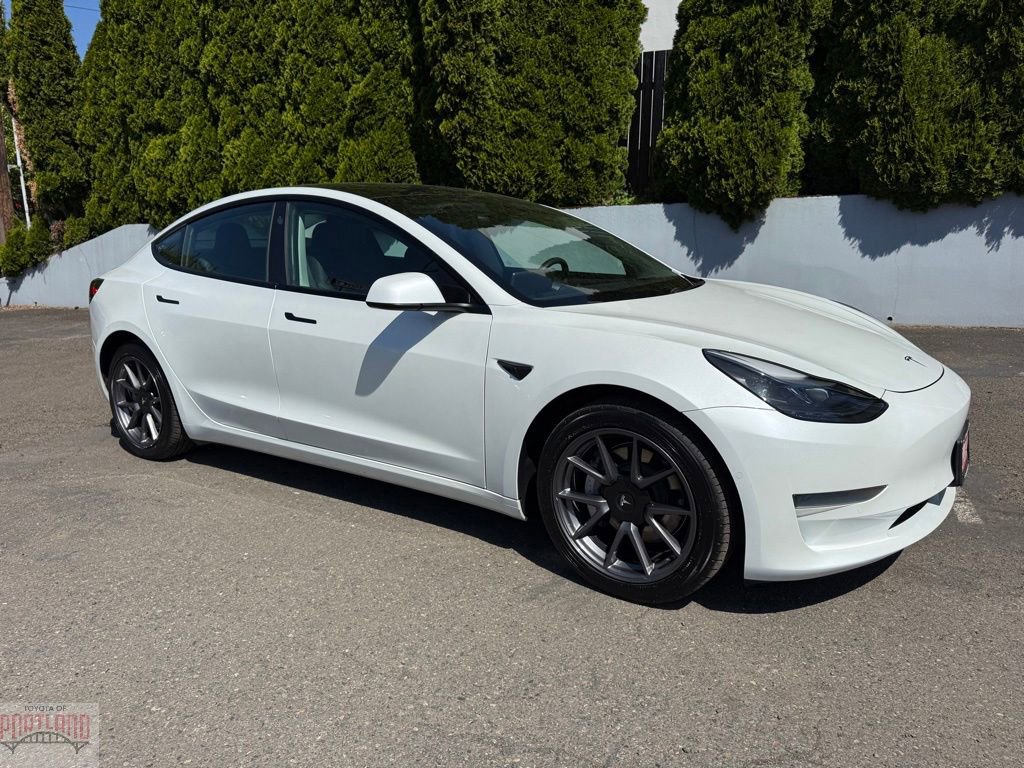 Used 2021 Tesla Model 3 Standard Range Plus RWD image 1