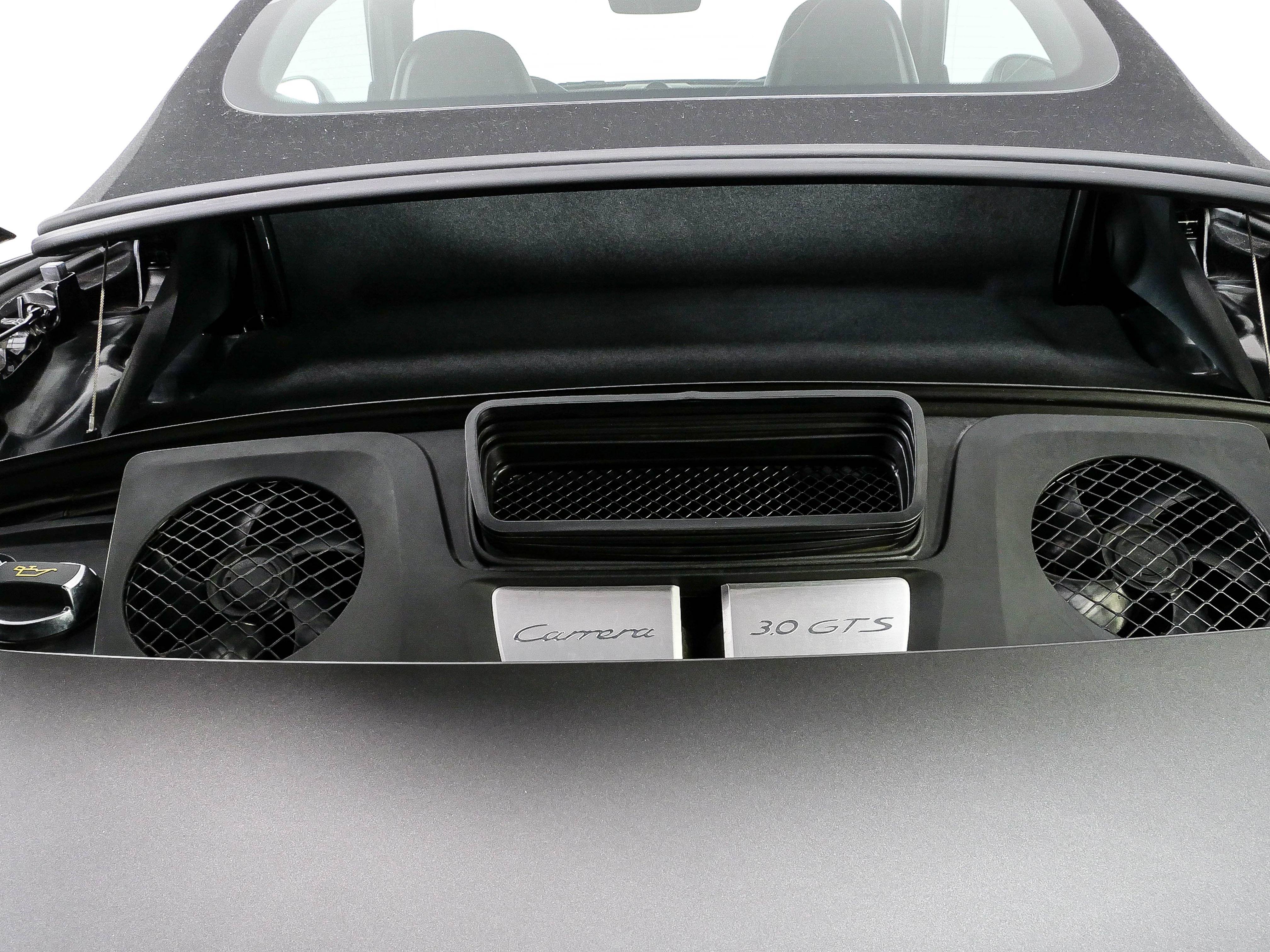 Certified 2018 Porsche 911 Carrera GTS RWD image 30