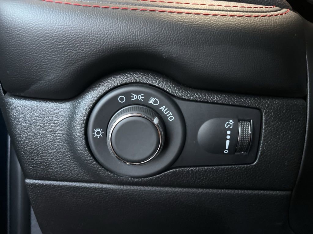 Used 2024 Dodge Durango R/T w/ Trailer Tow Group IV AWD/4WD image 13