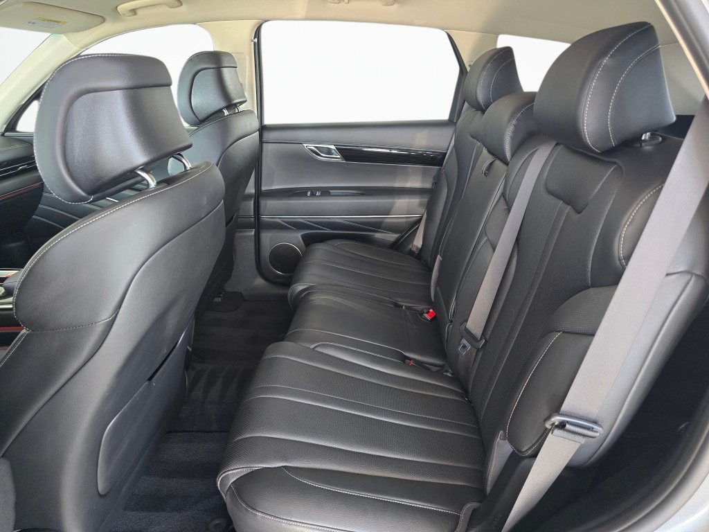 Used 2025 Genesis GV80 2.5T Standard AWD/4WD image 29