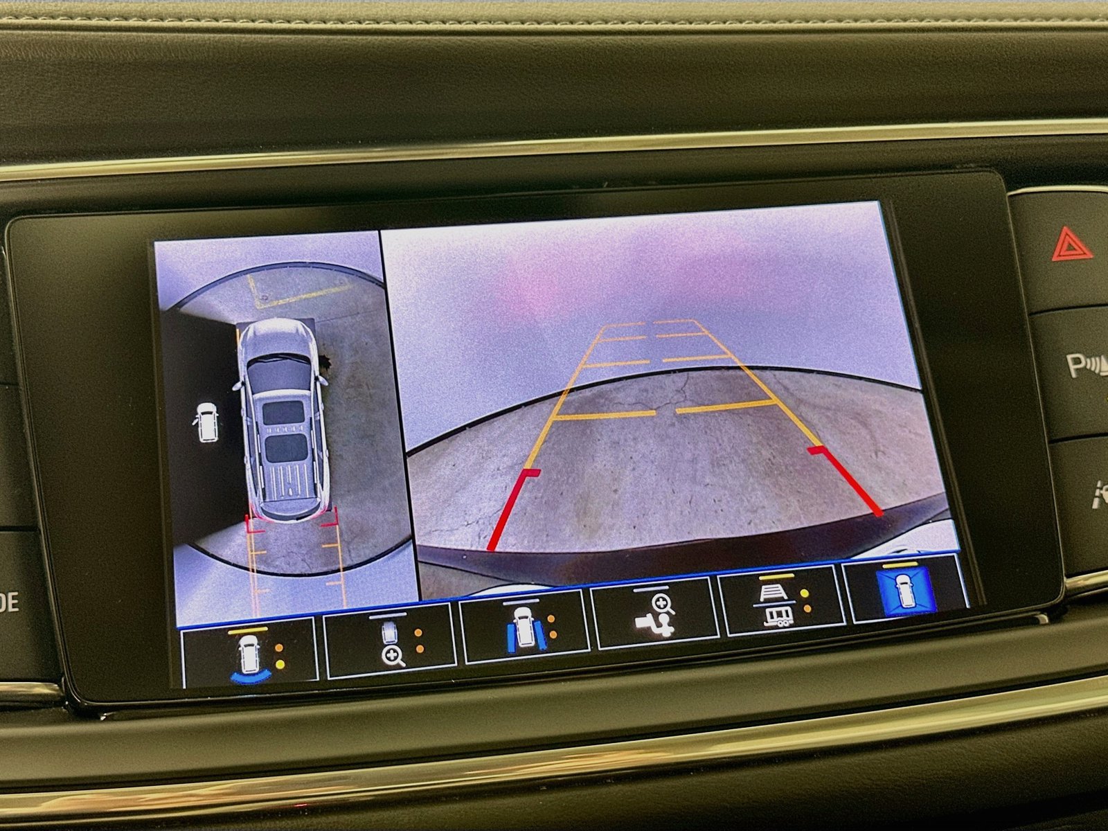 Used 2022 Buick Enclave Avenir w/ Avenir Technology Package AWD/4WD image 25