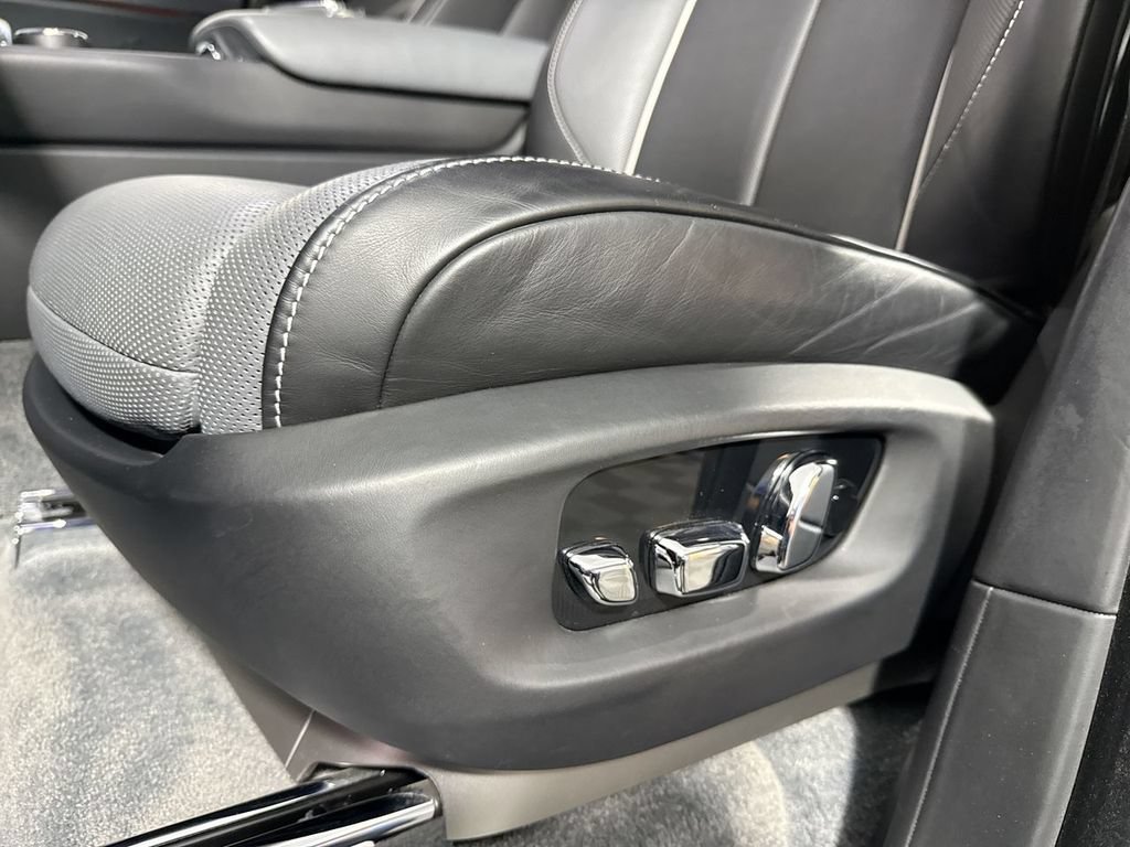 Used 2020 Rolls-Royce Cullinan AWD/4WD image 23