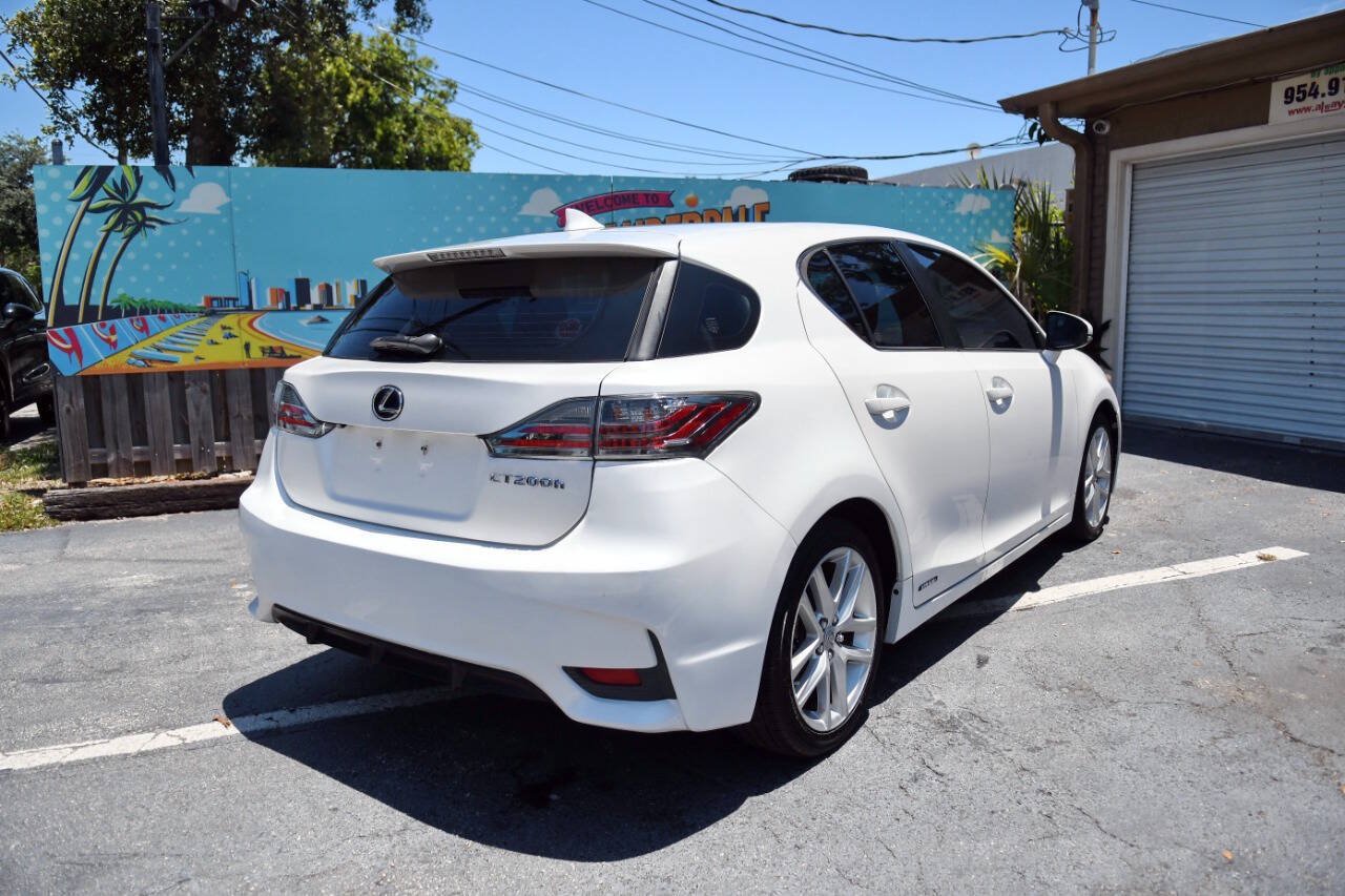 Used 2015 Lexus CT 200h FWD image 30