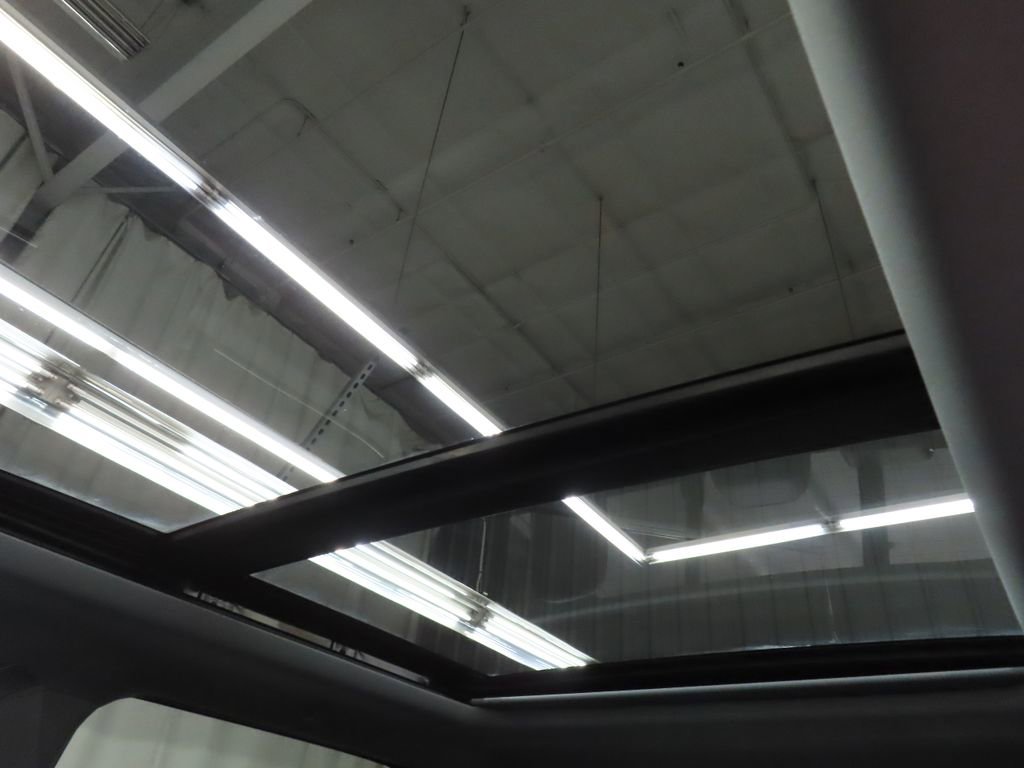 Used 2024 Ford F350 Lariat w/ Chrome Package image 31