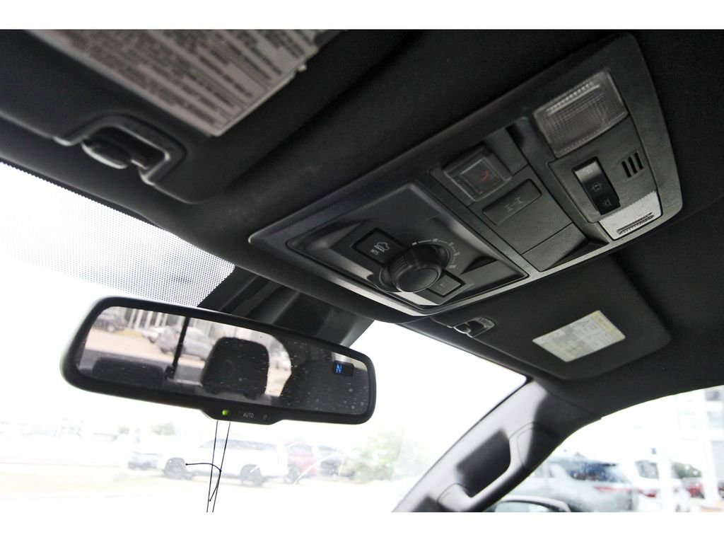 Used 2020 Toyota Tacoma TRD Off-Road w/ Technology Package AWD/4WD image 18