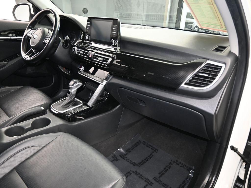 Used 2021 Kia Seltos EX image 44