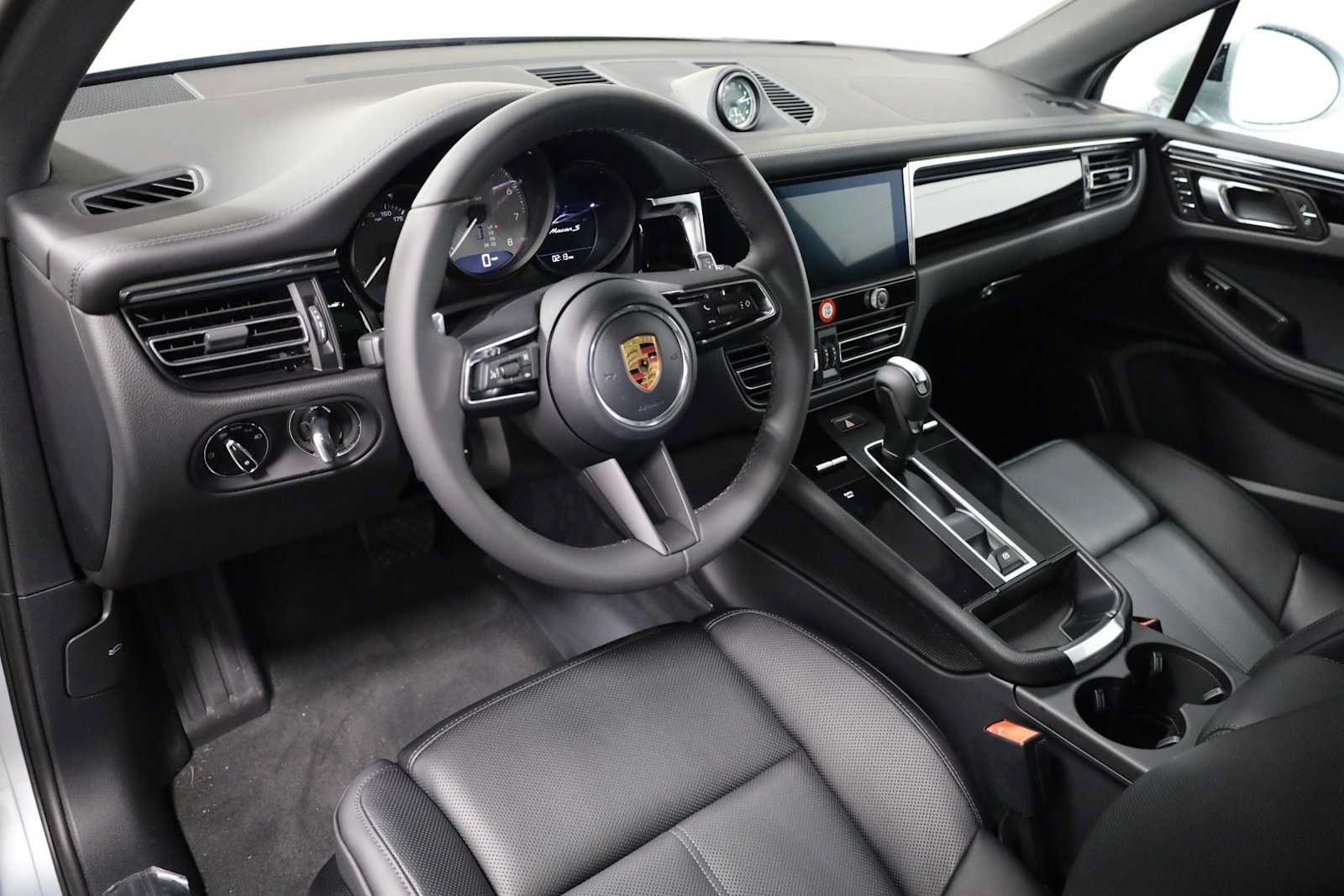 New 2026 Porsche Macan S AWD/4WD image 4