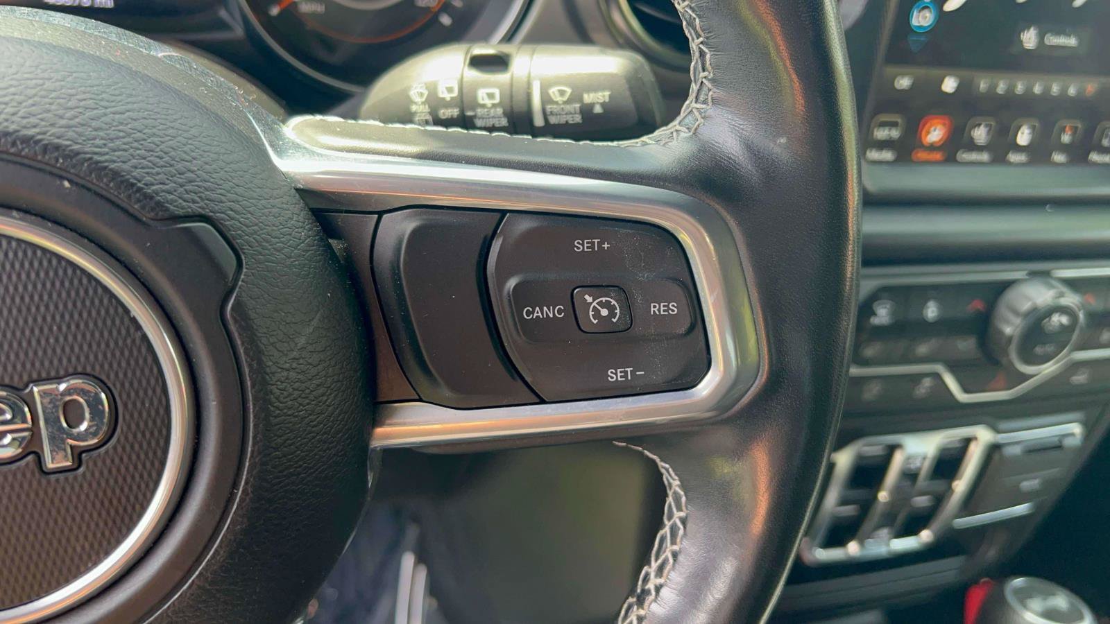 Used 2022 Jeep Wrangler Unlimited Sahara w/ Cold Weather Group AWD/4WD image 19