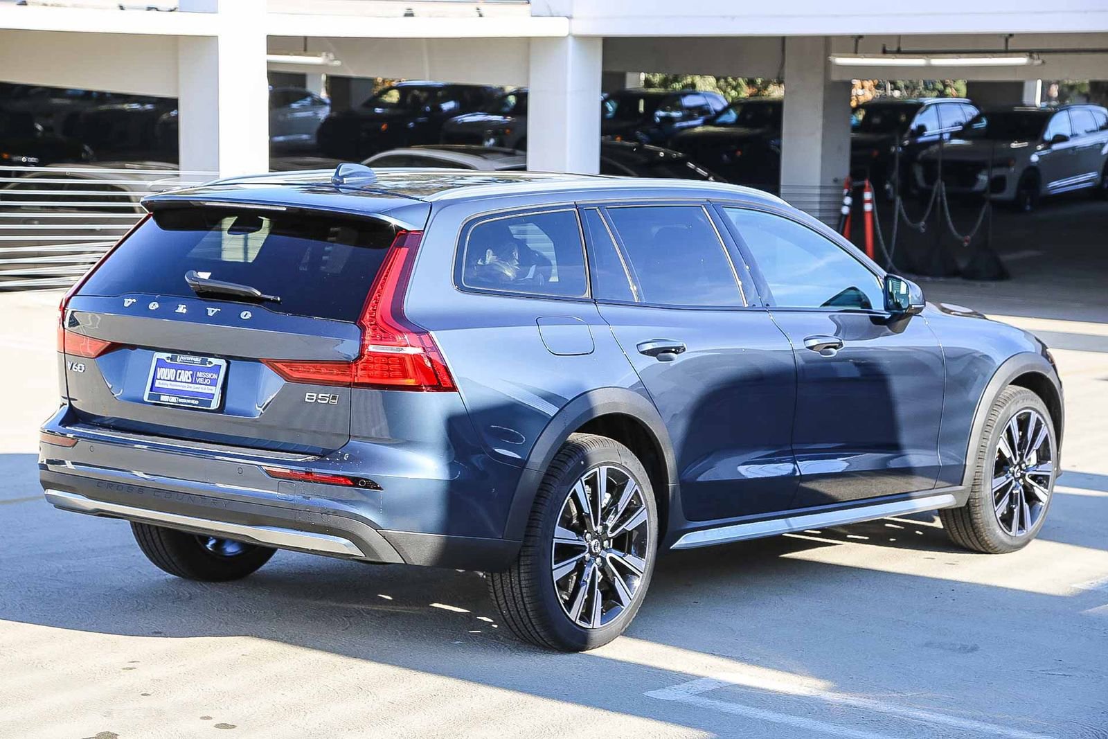 New 2026 Volvo V60 B5 Cross Country Ultra w/ Climate Package image 8