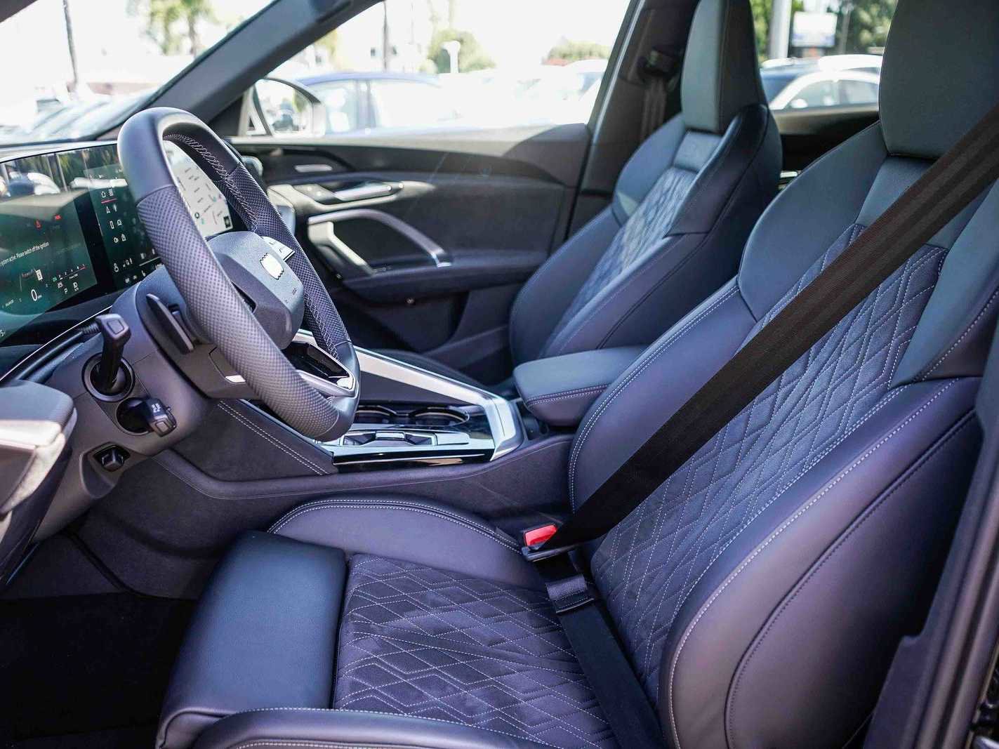 New 2025 Audi SQ5 Premium Plus w/ Premium Plus Package AWD/4WD image 17