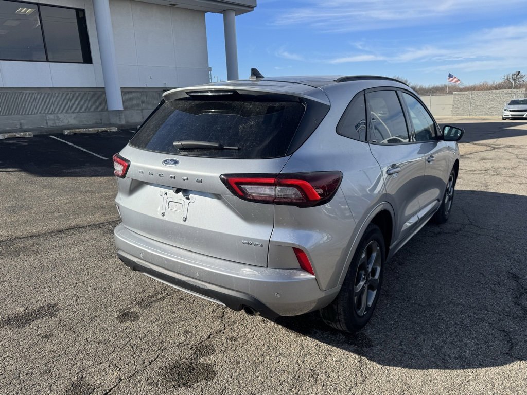 Used 2023 Ford Escape ST-Line image 7