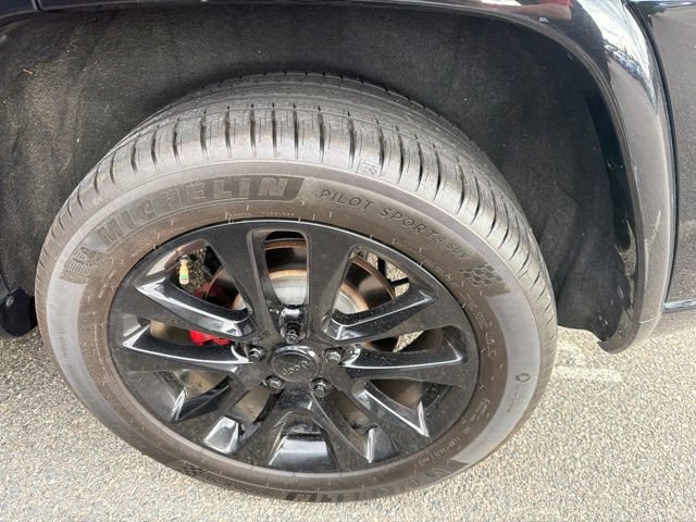 Used 2018 Jeep Grand Cherokee Altitude AWD/4WD image 7