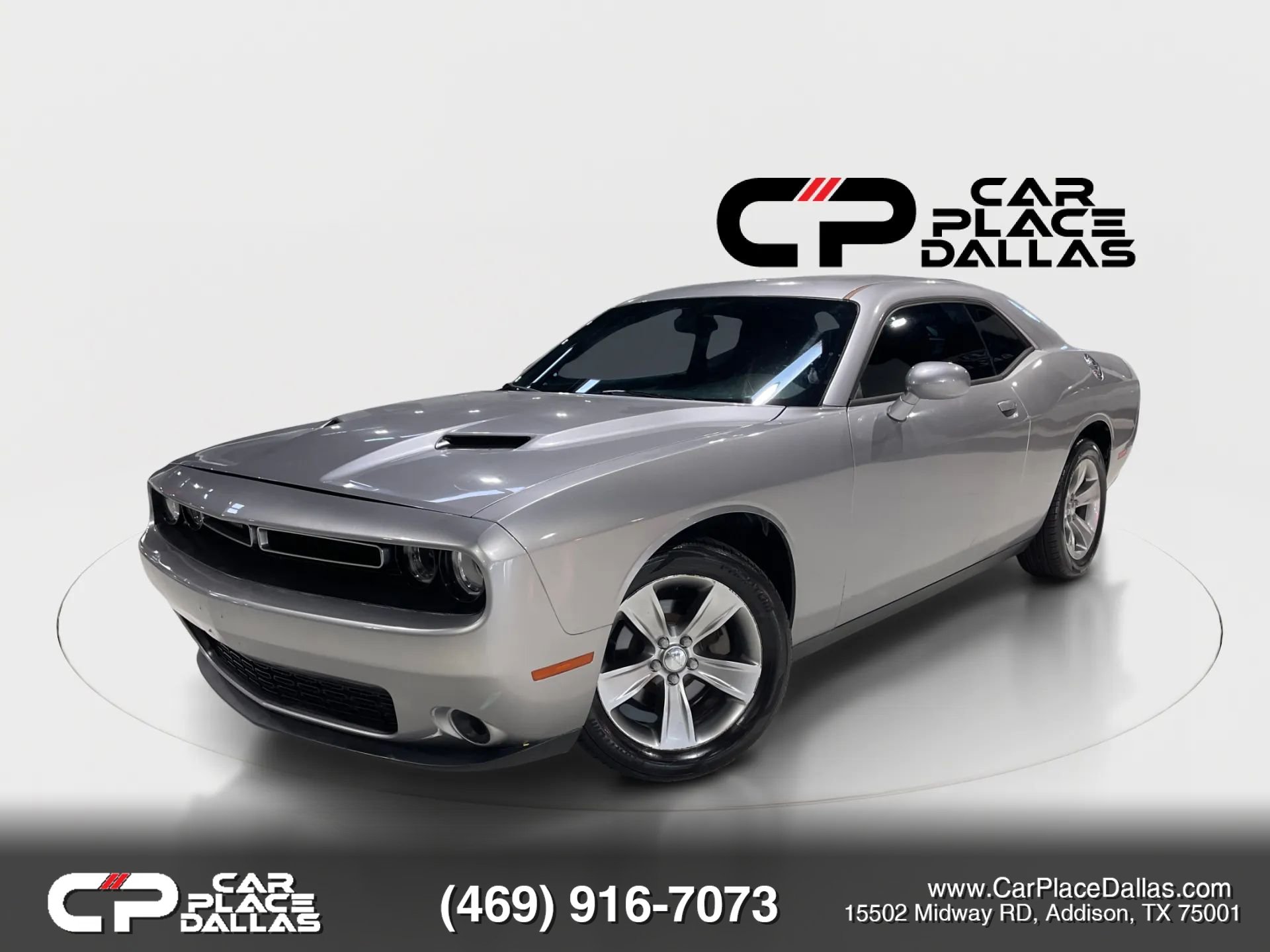 Used 2016 Dodge Challenger SXT RWD image 2