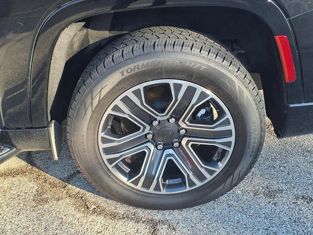 Used 2023 Jeep Wagoneer L Series II image 25