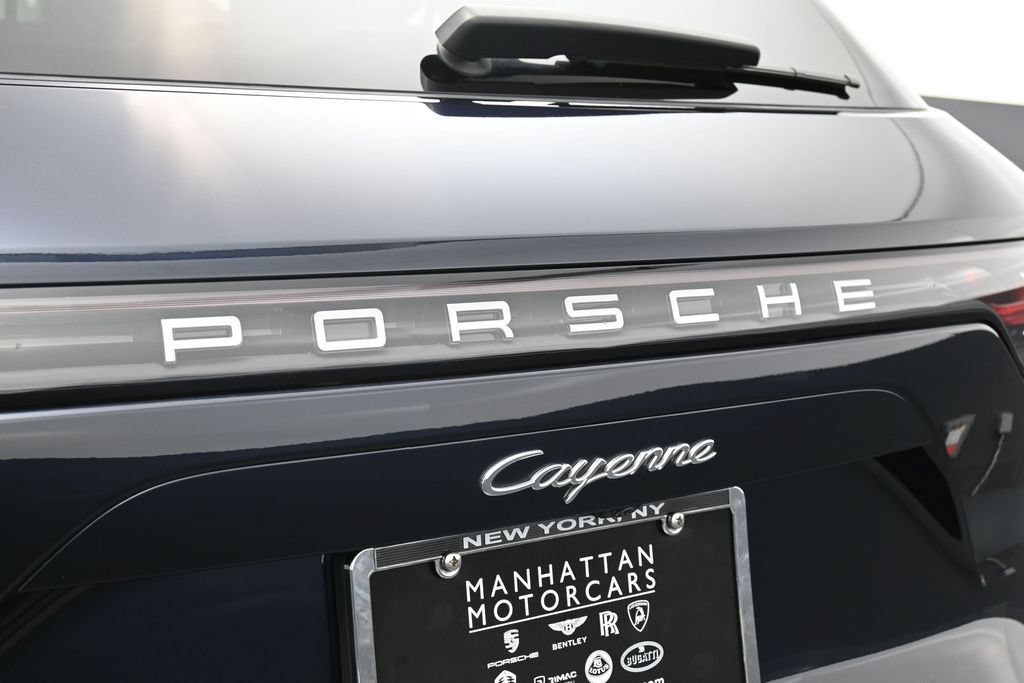 Certified 2023 Porsche Cayenne AWD/4WD image 14