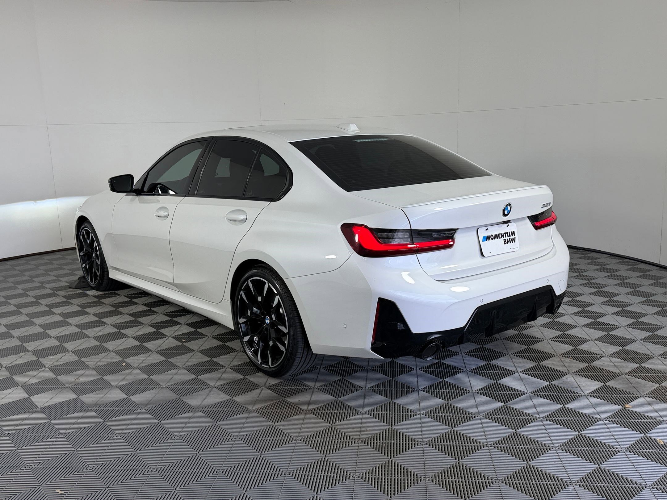 Used 2026 BMW 330i Sedan w/ M Sport Package image 3