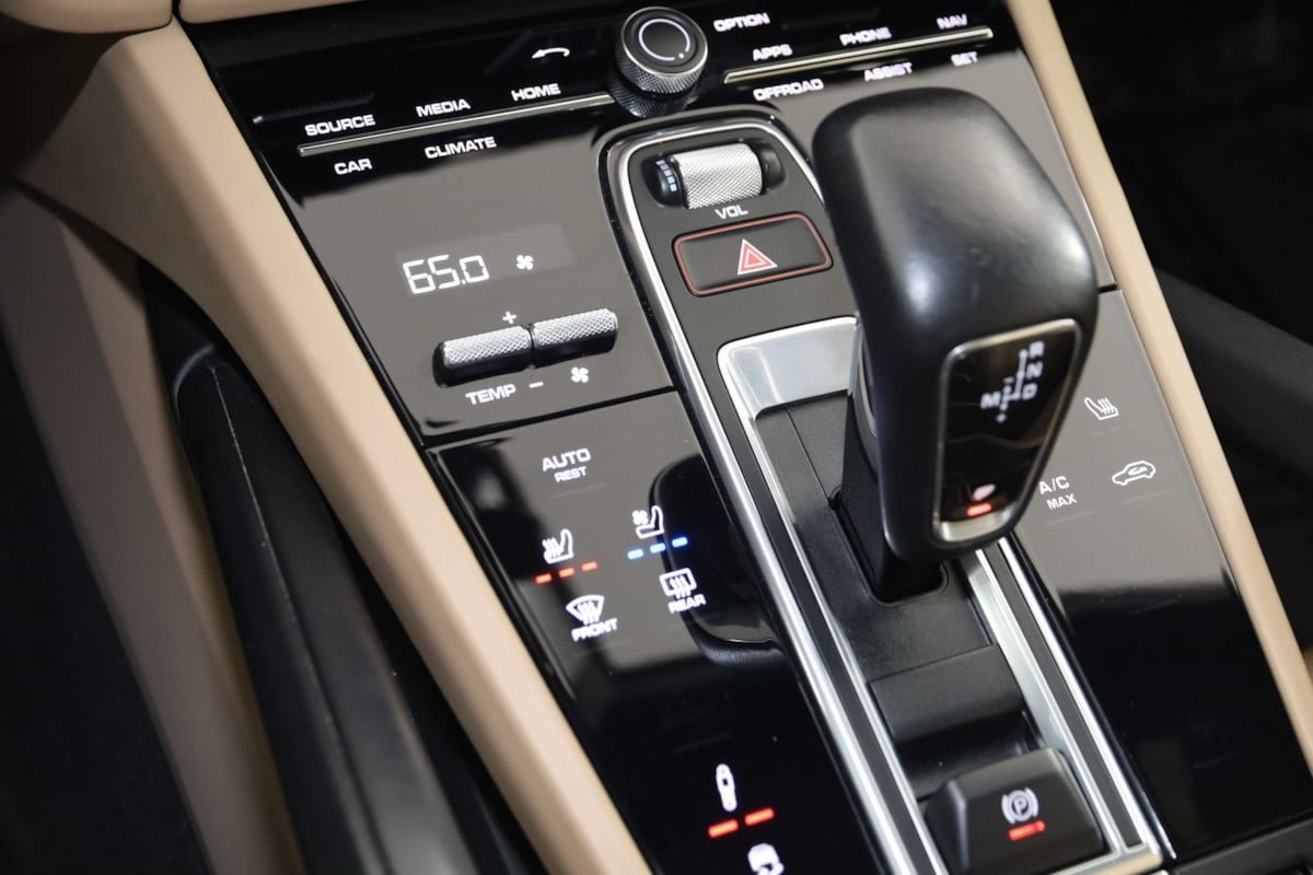Used 2020 Porsche Cayenne AWD/4WD image 34