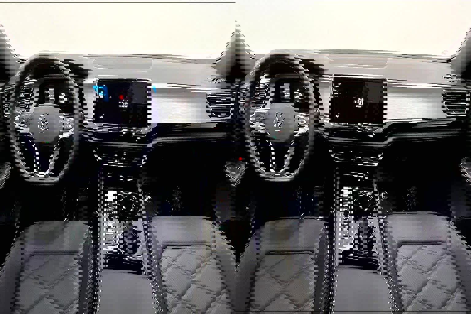 Used 2024 Volkswagen Atlas Cross Sport SE w/ Panoramic Sunroof Package image 16