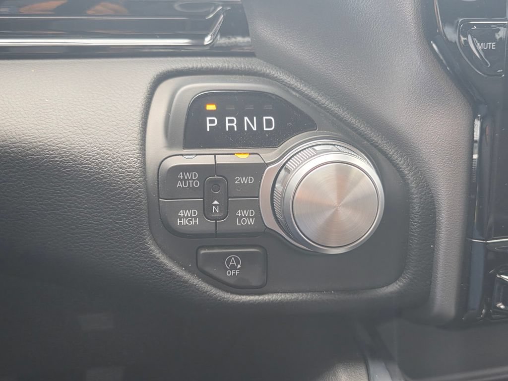 Used 2022 RAM 2500 Laramie AWD/4WD image 32