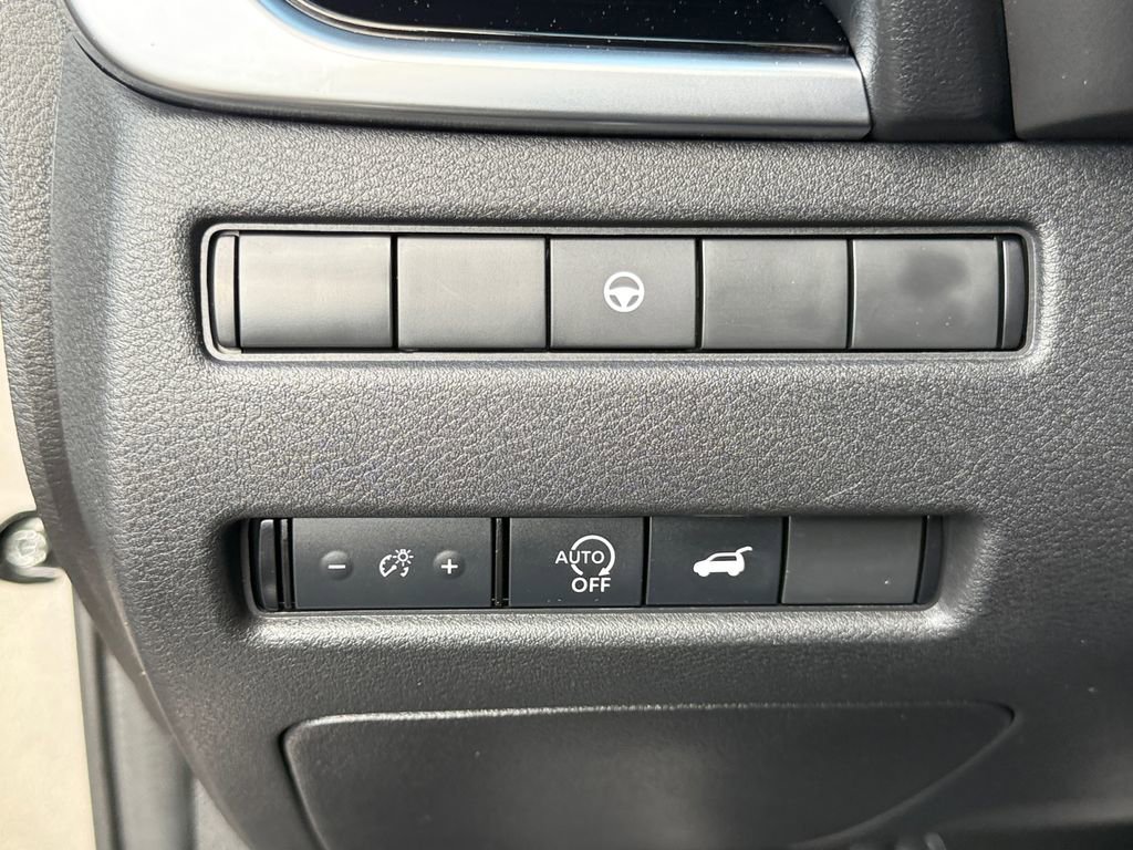 Used 2023 Nissan Rogue SL w/ SL Premium Package image 22