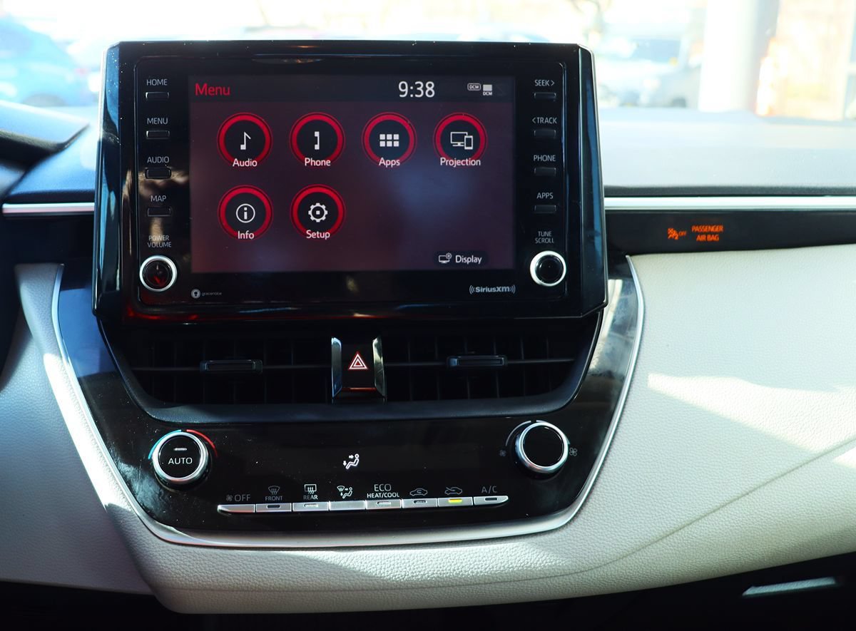 Used 2022 Toyota Corolla LE FWD image 48