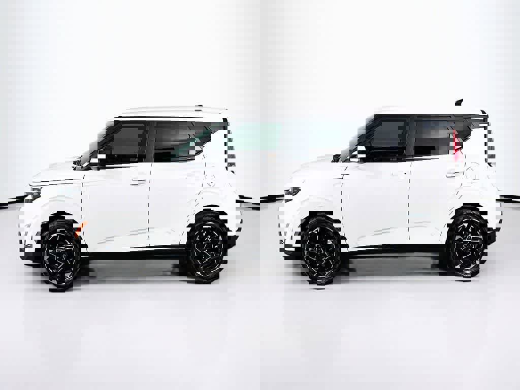 Used 2025 Kia Soul EX image 3