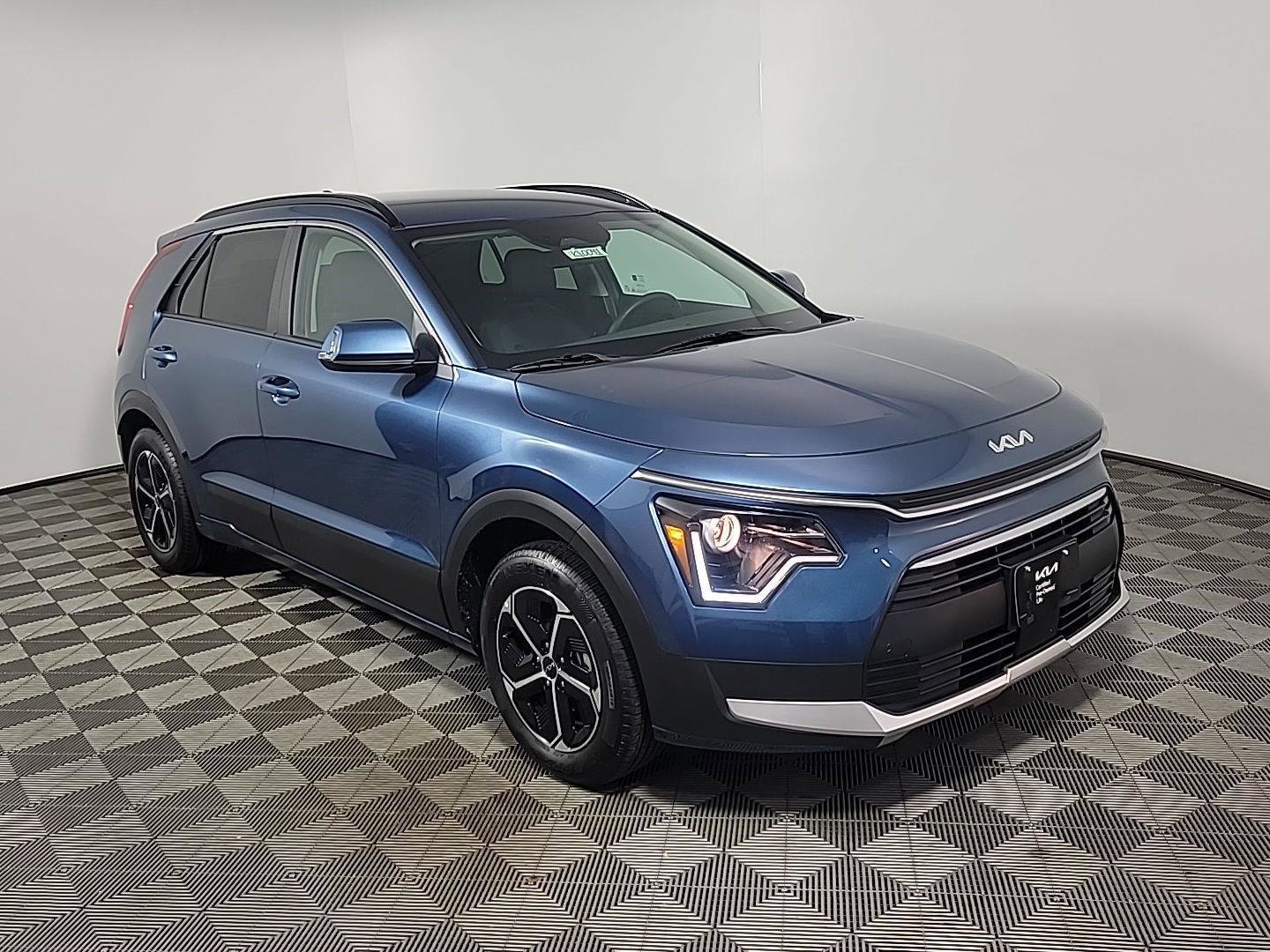 Used 2025 Kia Niro EX