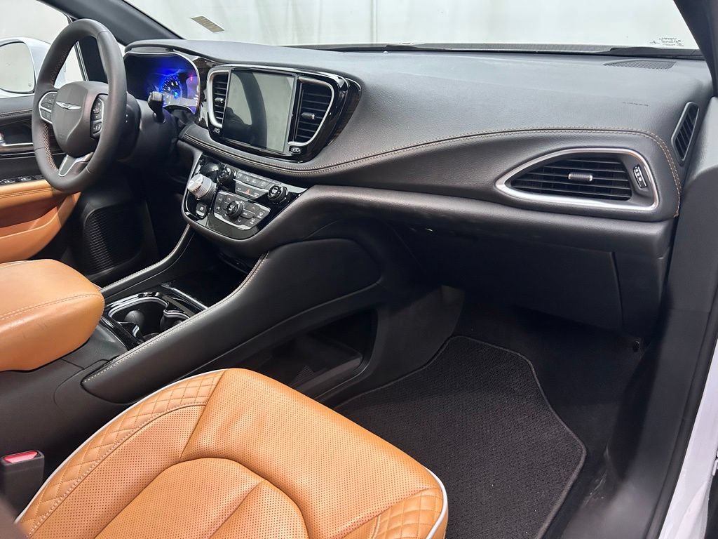 Certified 2022 Chrysler Pacifica Pinnacle AWD/4WD image 20