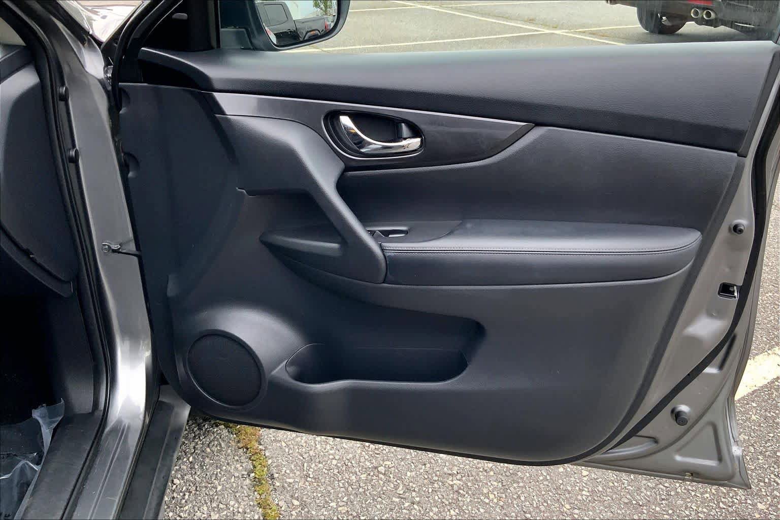 Used 2019 Nissan Rogue SV FWD image 22