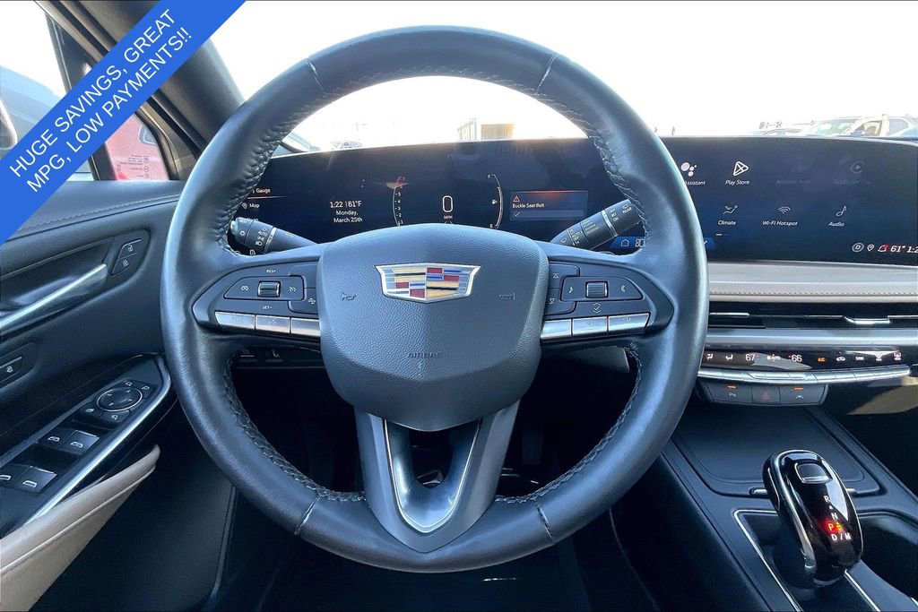 Used 2025 Cadillac XT4 Premium Luxury FWD image 6
